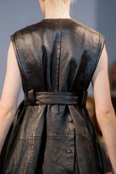 Look 9